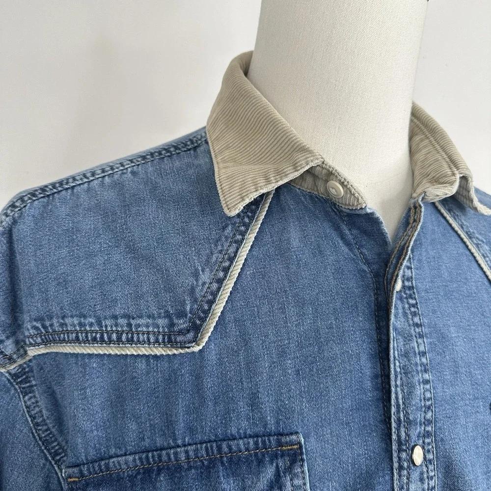 Men's GAP NWT Pearl Snap Denim Shirt XL Medium Wash Corduroy Collar Long‎ Sleeve